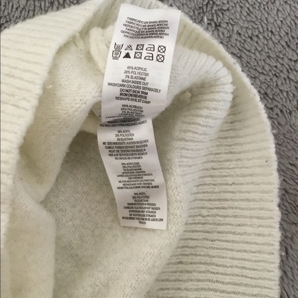 Beautiful white top in great condition - Picture 8 of 8